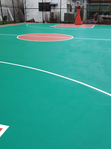 合肥 球场长期使用易出现地面开裂